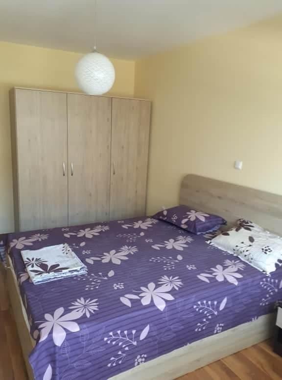Апартаменти Cozy Apartament Naydenov Burgas Екстер'єр фото
